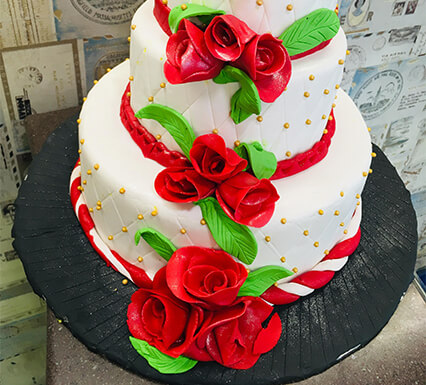 Hot Airballoon weddingcake - Decorated Cake by Sam & - CakesDecor
